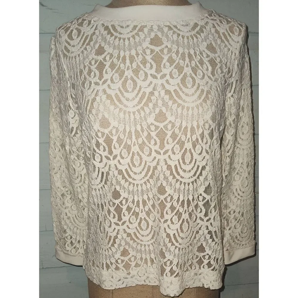 Banana Republic Button Up Back Top Women's MEDIUM Cream Lace Long Sleeve Poly Bl